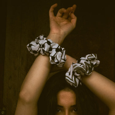 Oversized Keffiyeh Scrunchie - KUVRD
